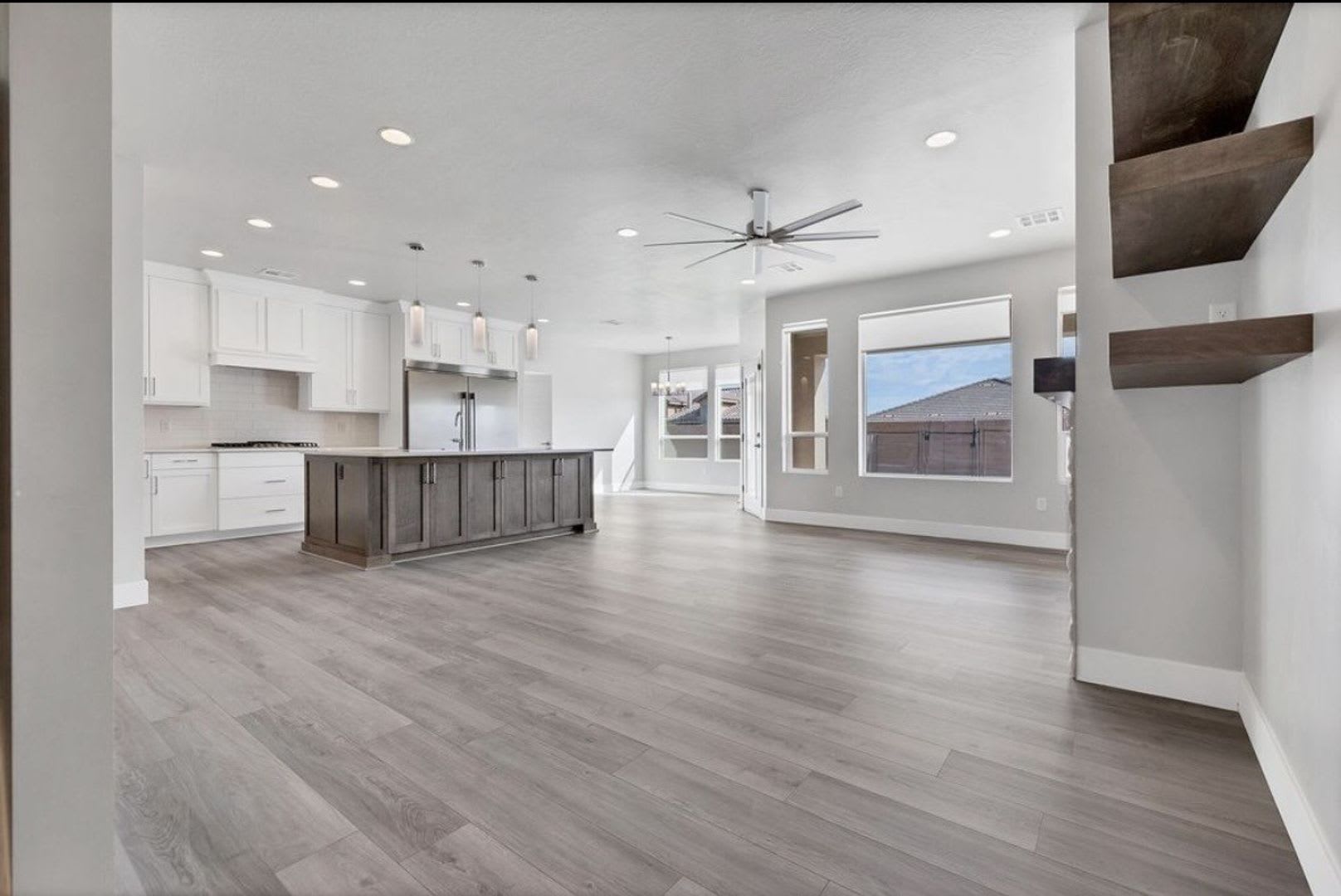 Ultimate Desert Oasis (Pool & 6 Car Garage) – photo 4