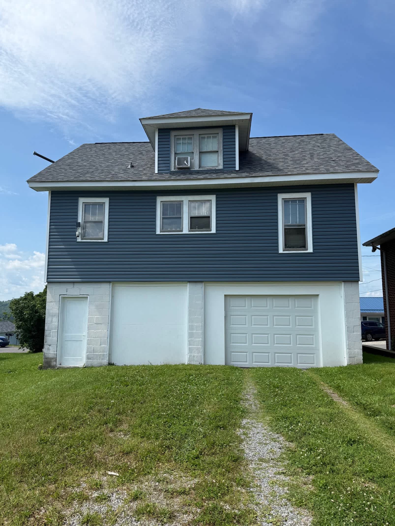 135 Sheldon Ave – photo 2