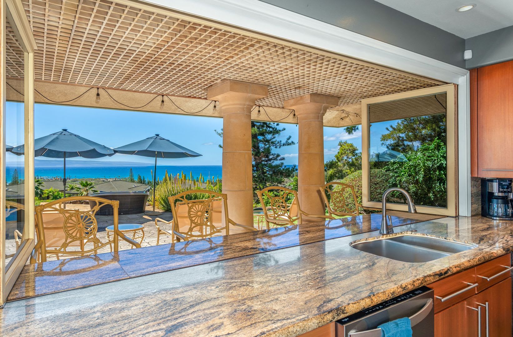 Private Kapalua Estate in Pineapple Hill – 4 Bedroom 4.5 Bath Luxury Home with Pool – photo 3