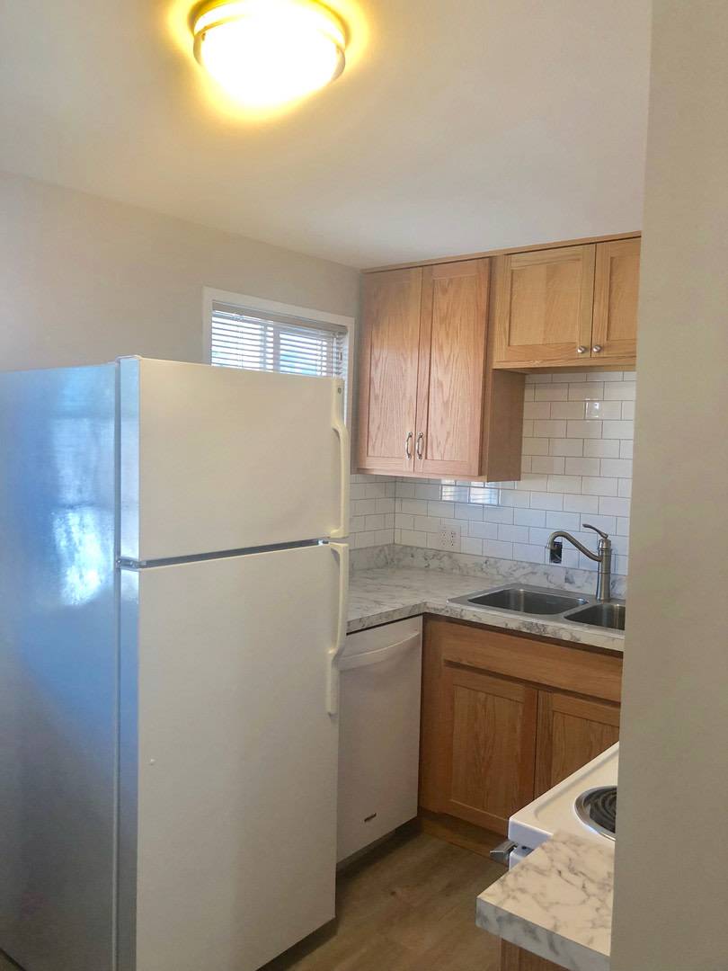 Cute 2 Bed 1 Bath Home in Knolls Vista! – photo 5