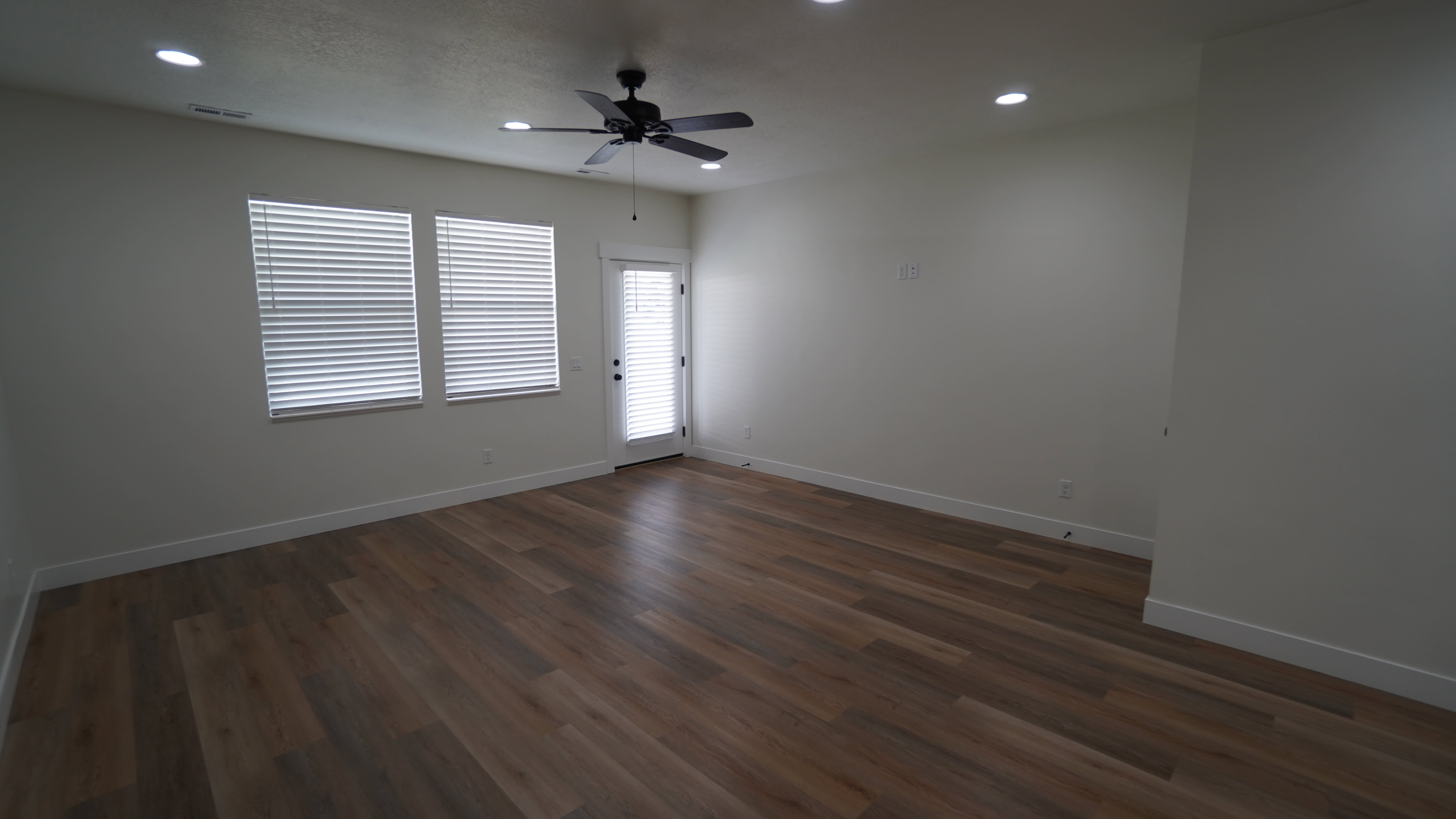 1565 S 150 W – photo 5