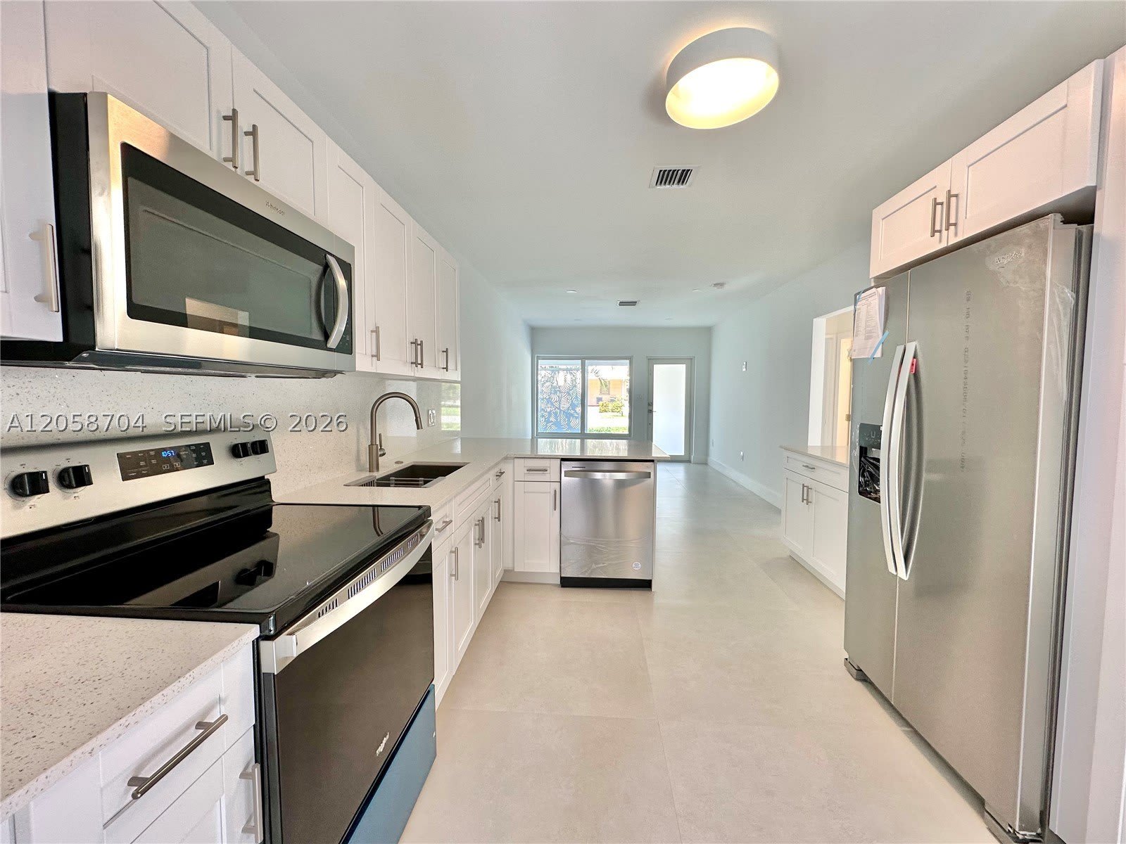 12125 NE 7th Ave – photo 2