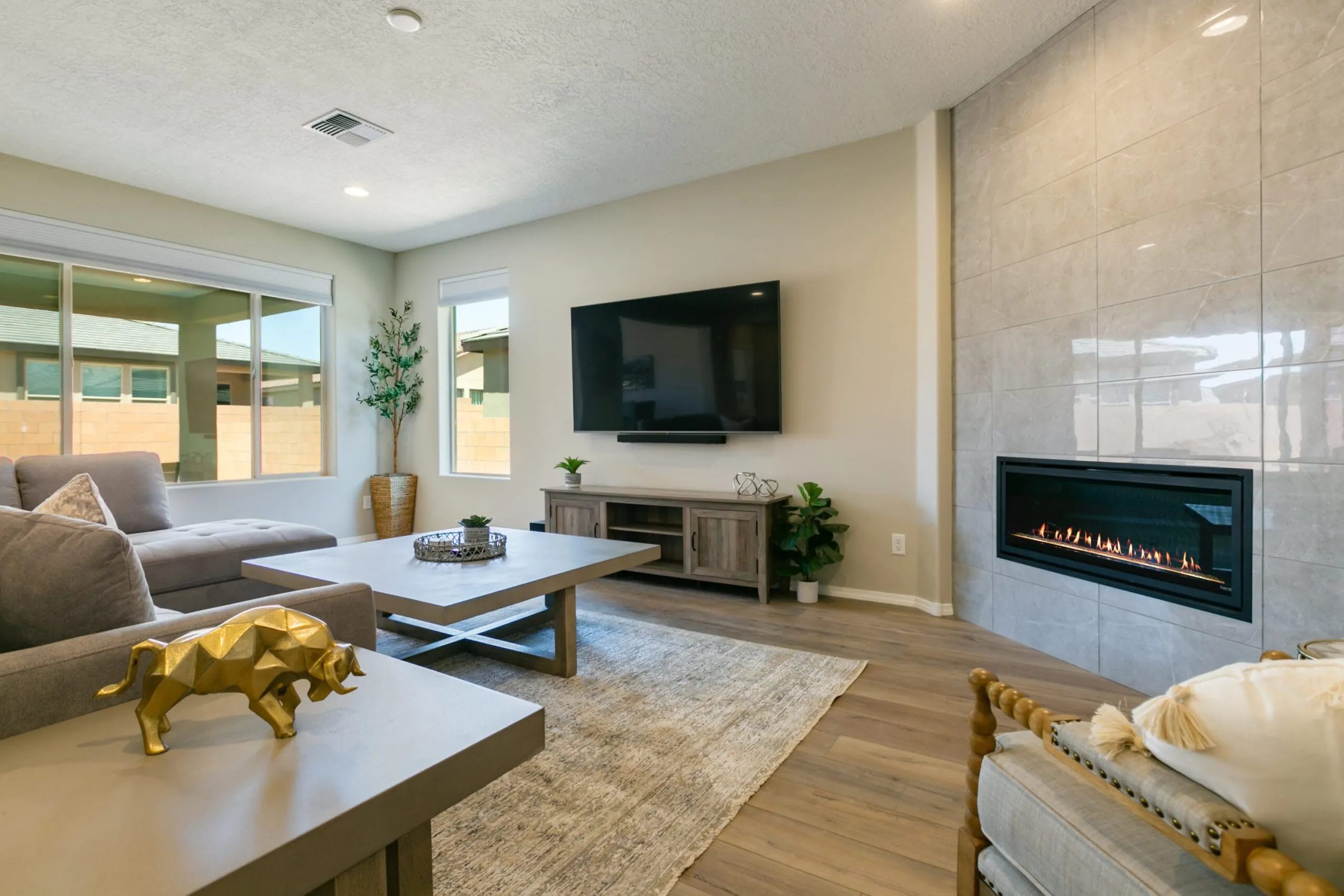 6049 Nauman Drive – photo 4