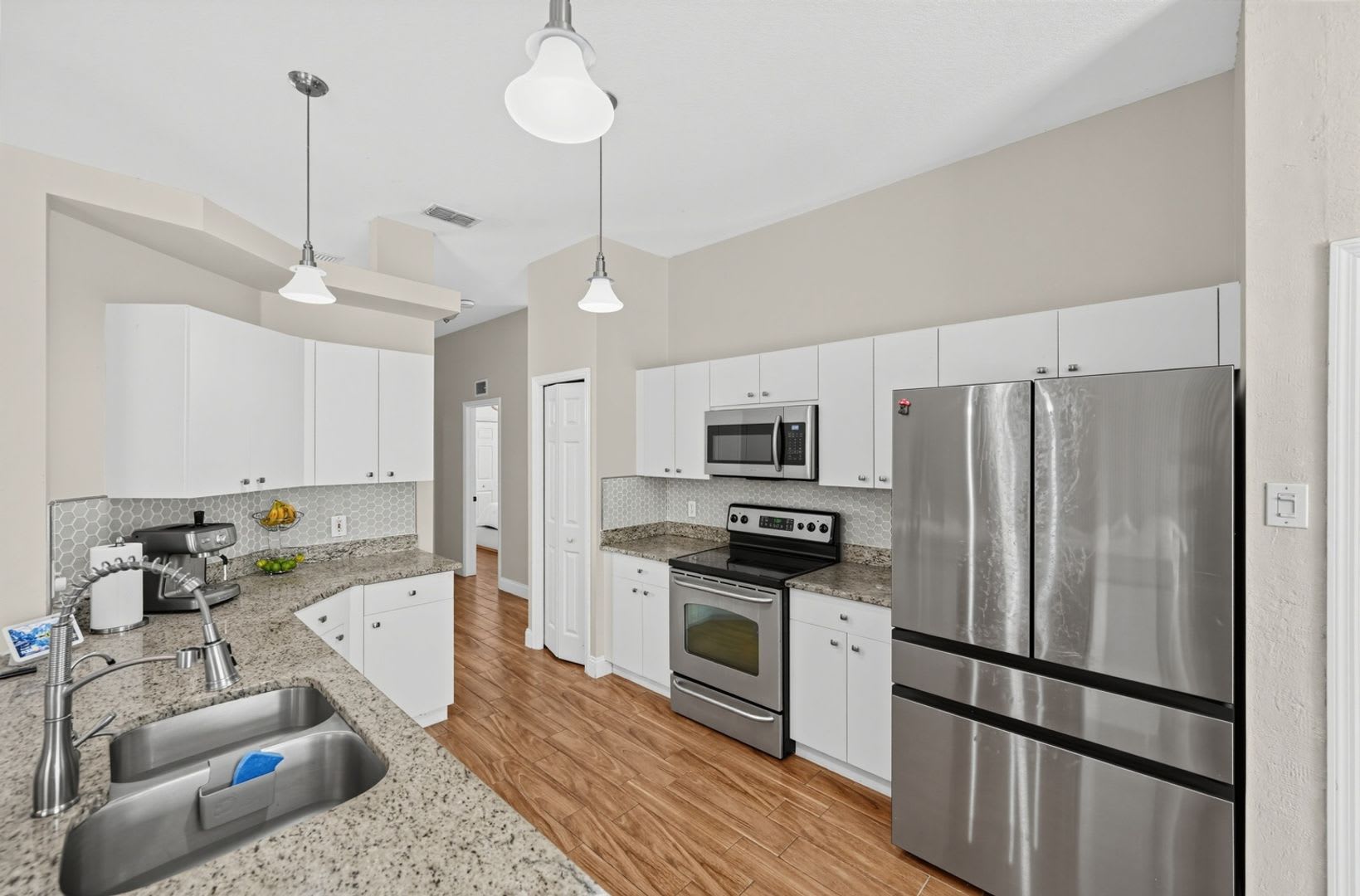 Stunning 4BR House in Naples – photo 5