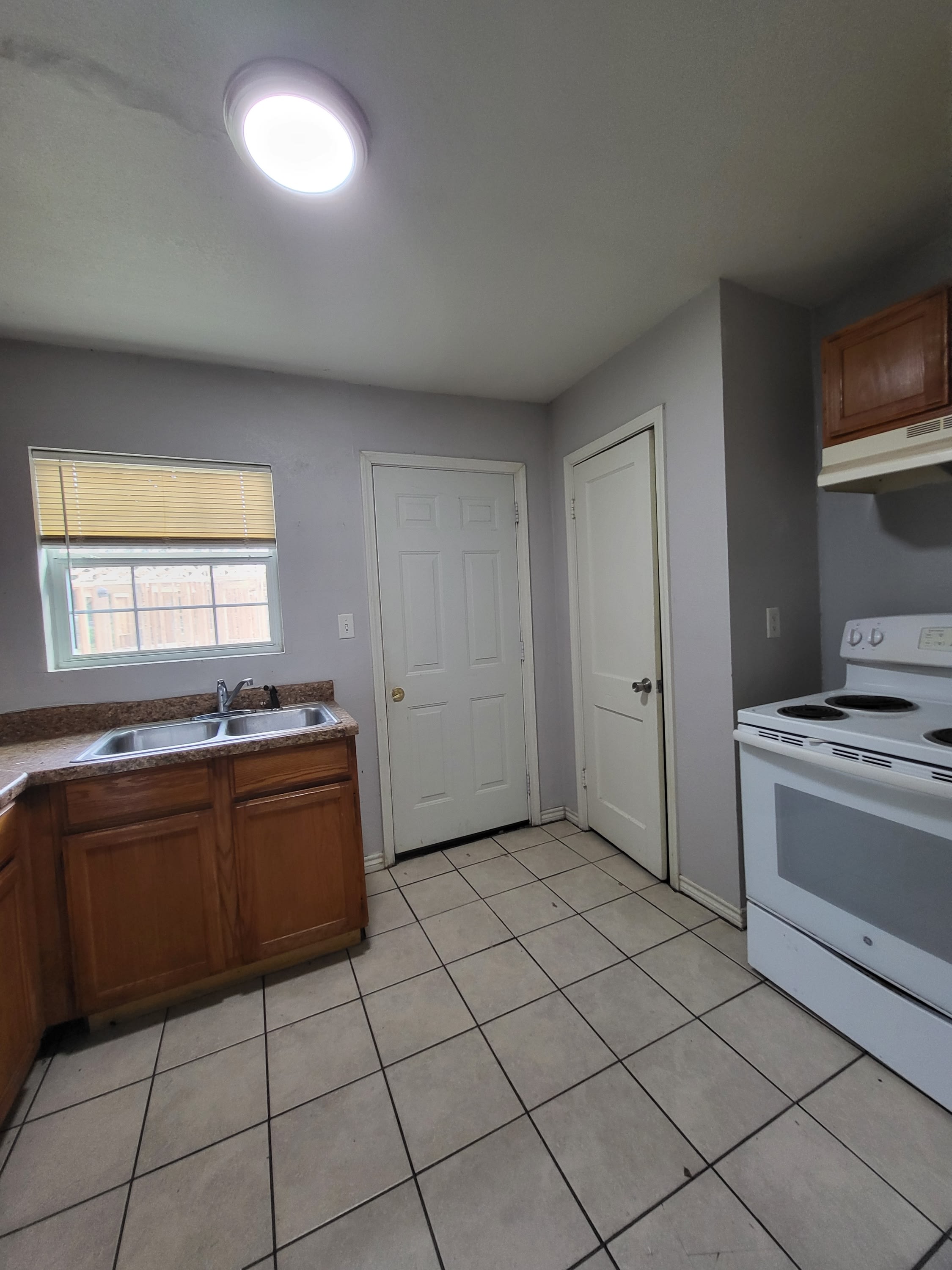 1613 Walton Walker Drive – photo 2