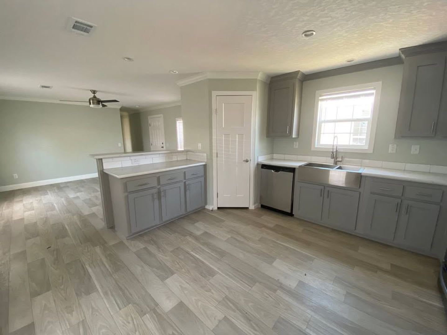 3120 Minnesota Ave. – photo 3