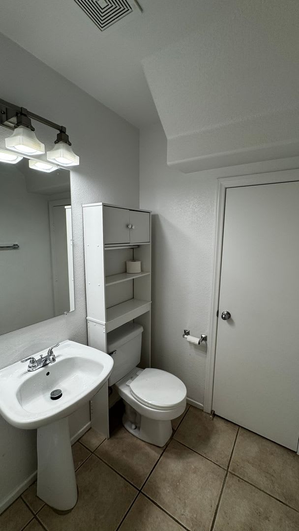 NW Gated Community 2 bdrm plus loft – photo 5