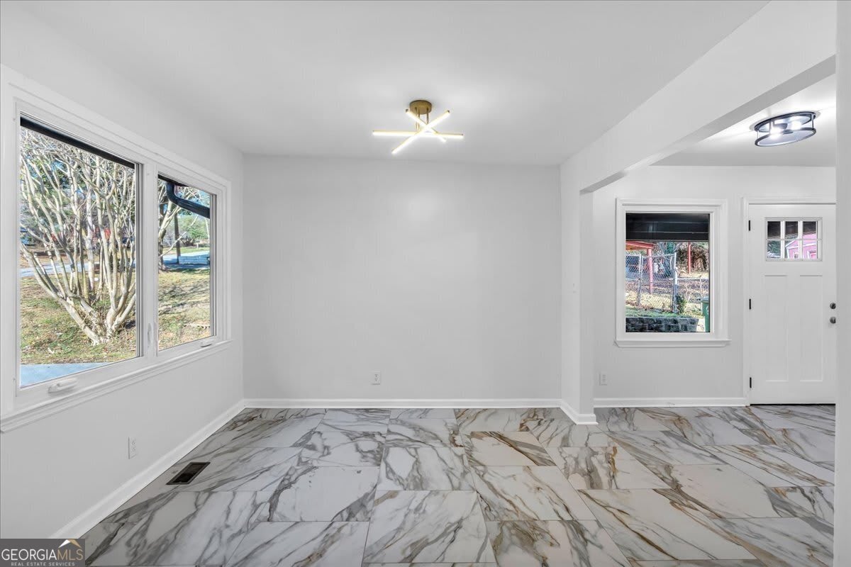 2142 Cloverdale Drive SE – photo 2