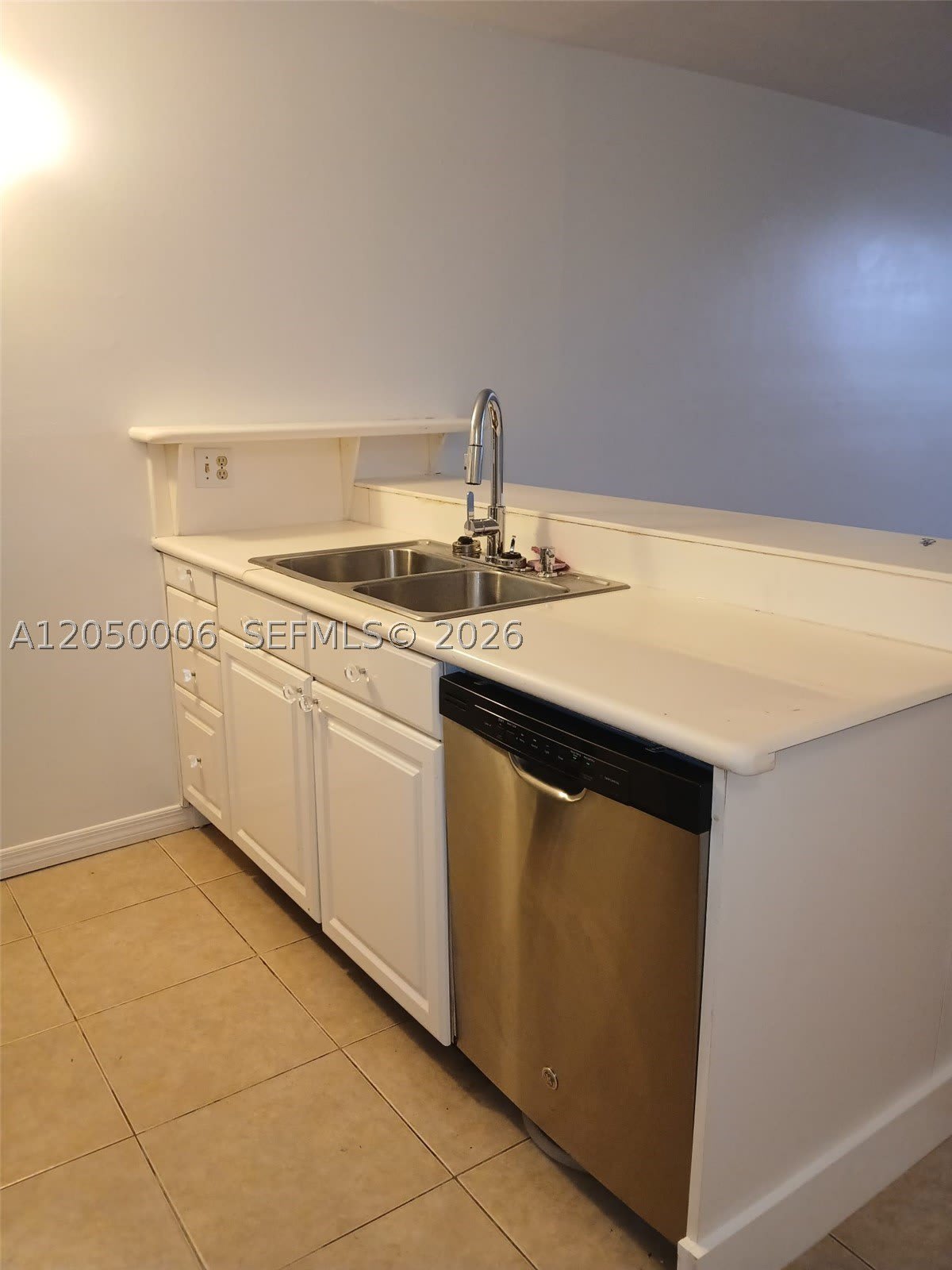 2501 Riverside Dr – photo 4