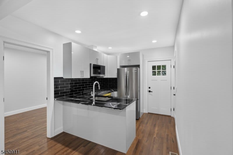 24 Dean St – photo 5