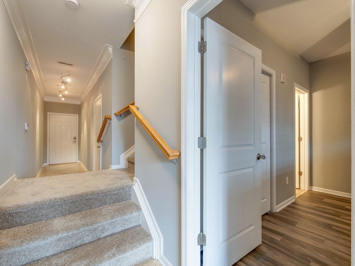 Wesley Heights Townhome with City Views – photo 5