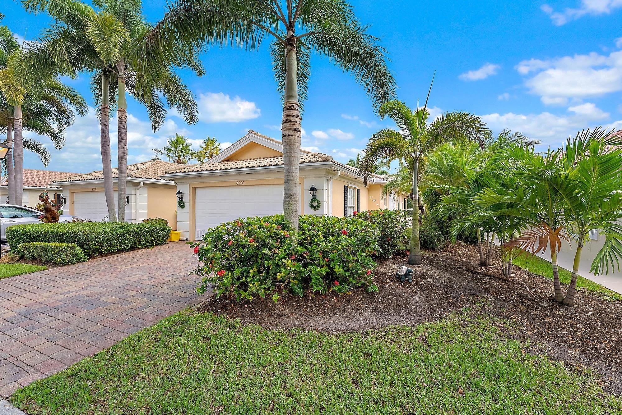 8229 Saint Johns Court – photo 1