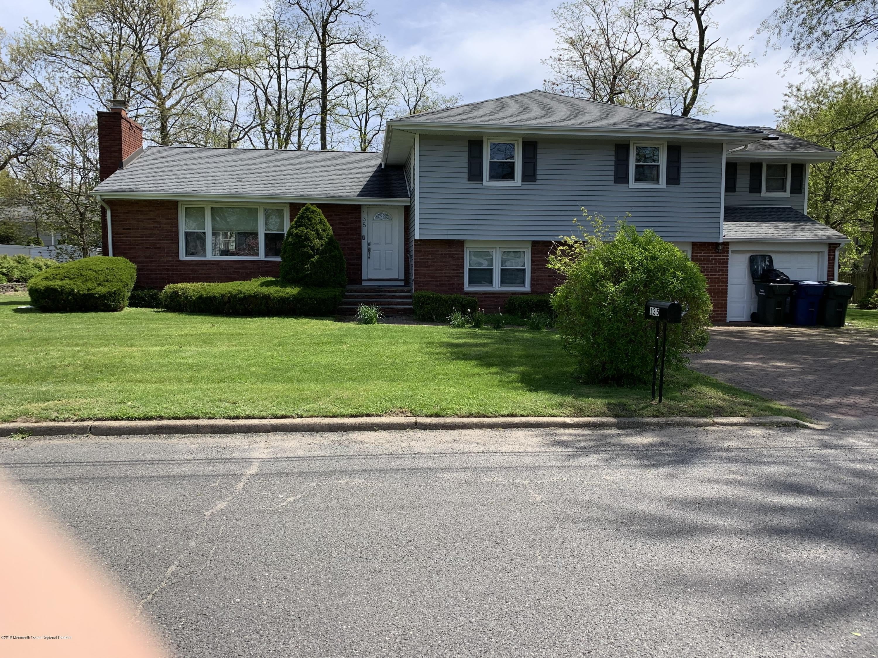 135 Ampere Avenue – photo 1