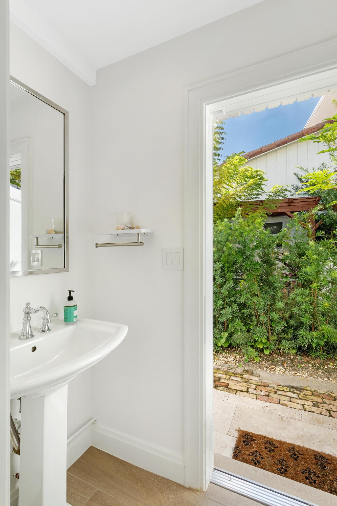 904 Hyacinth Drive – photo 2