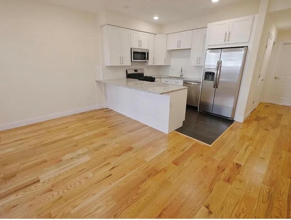 489 MERCER ST – photo 5