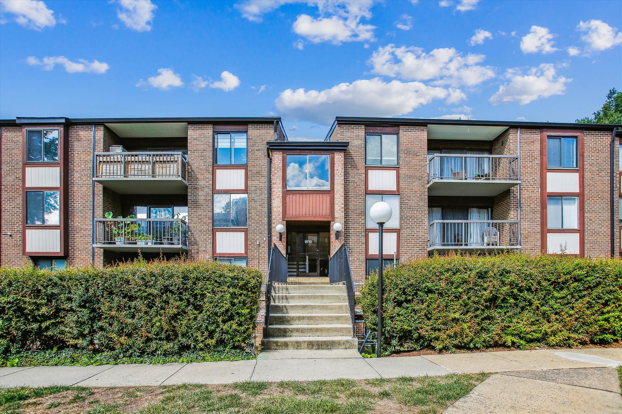 9712 Kingsbridge Dr Apt 303 – photo 1