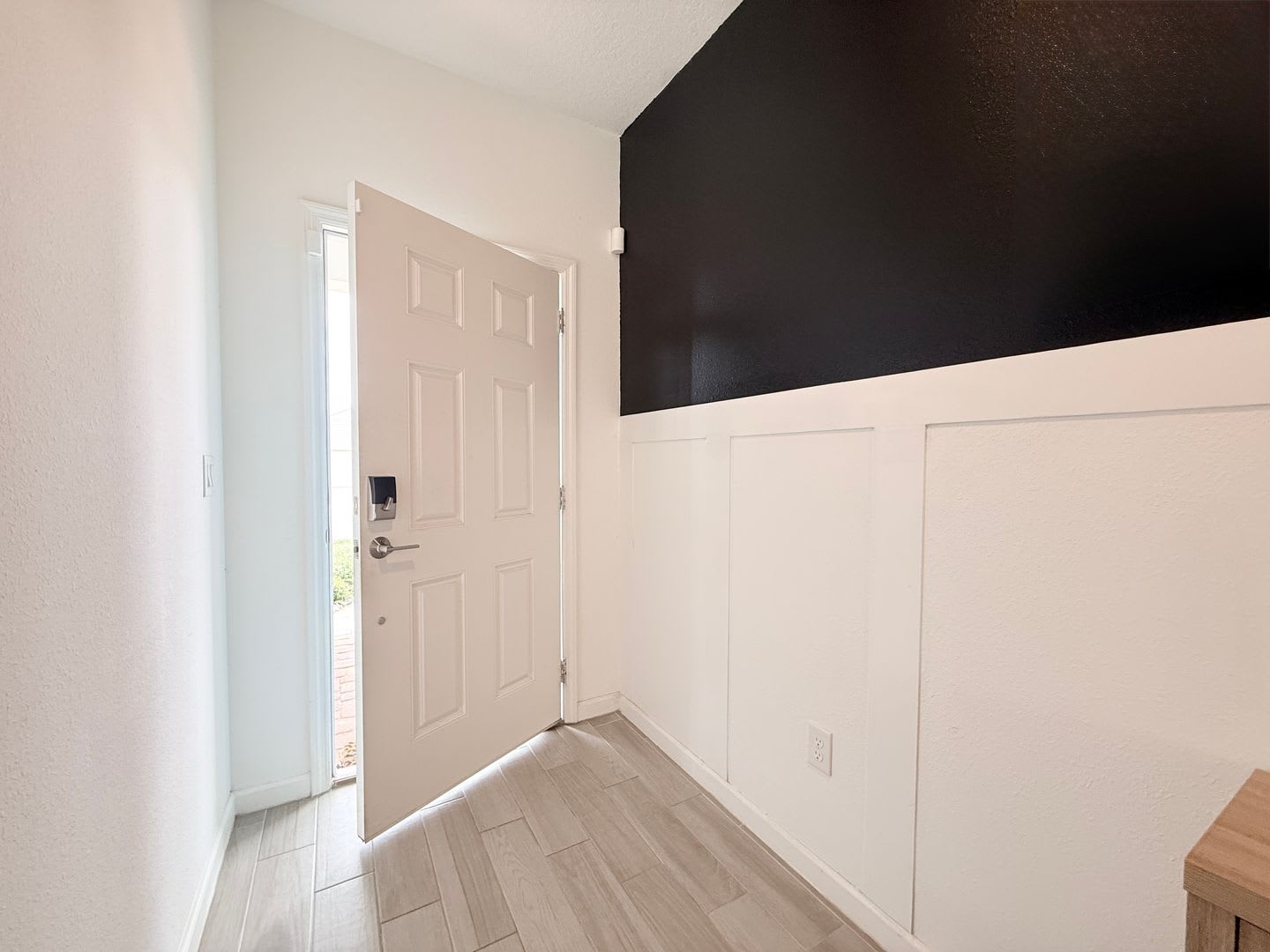 Spacious 4BR Home with Office, Loft & Lake Views – photo 4