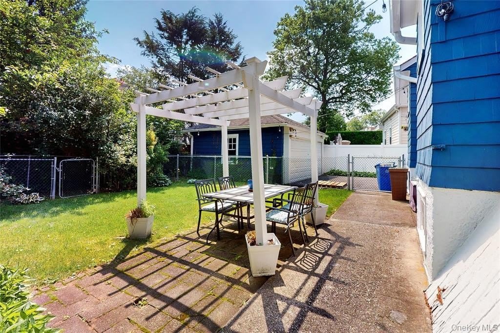460 Carol Place – photo 3
