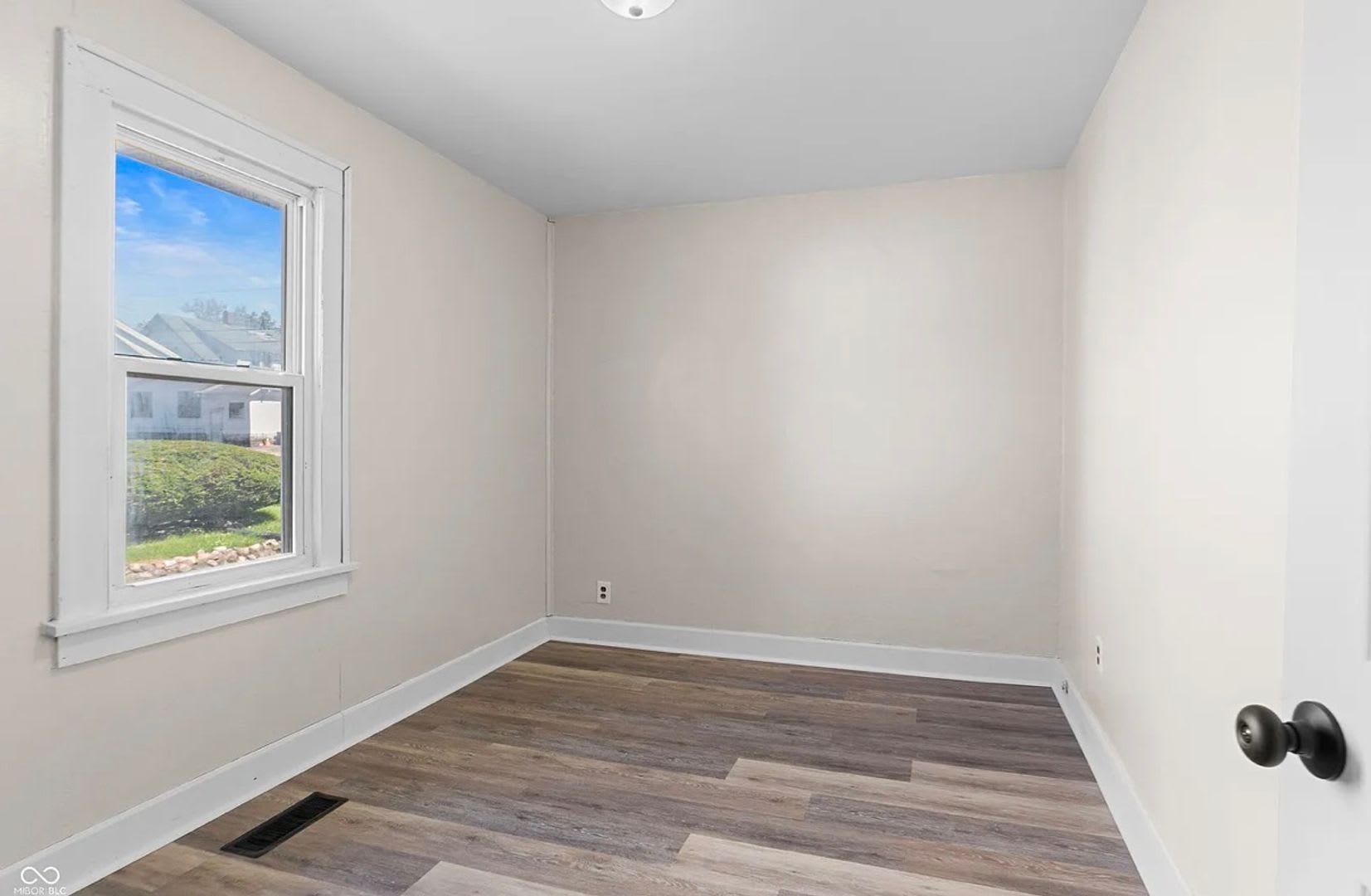 618 W 22nd St – photo 3