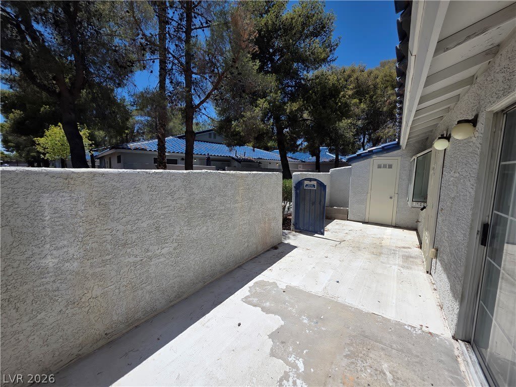 2121 Chertsey Drive – photo 5