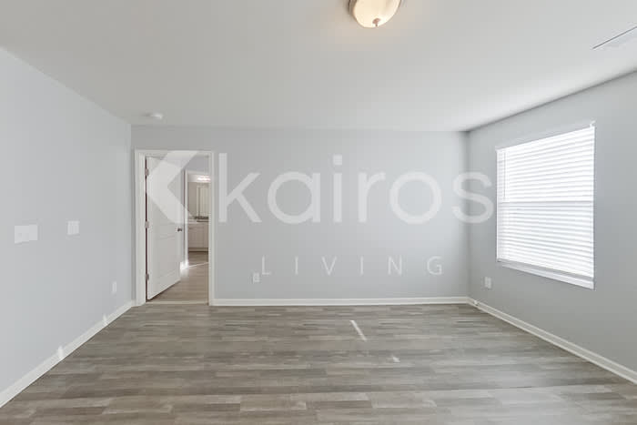 302 Emilys Drive – photo 3