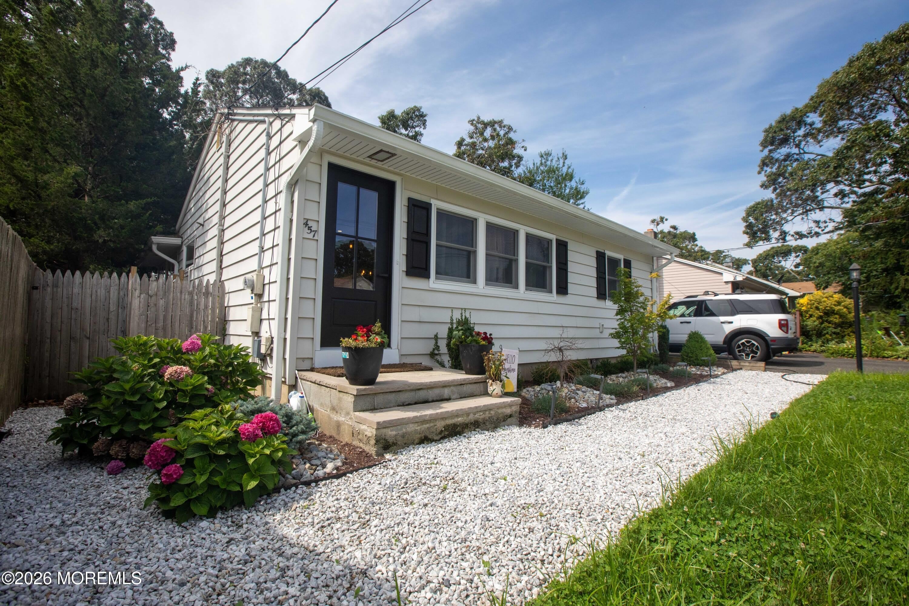 457 Augustus Road – photo 2