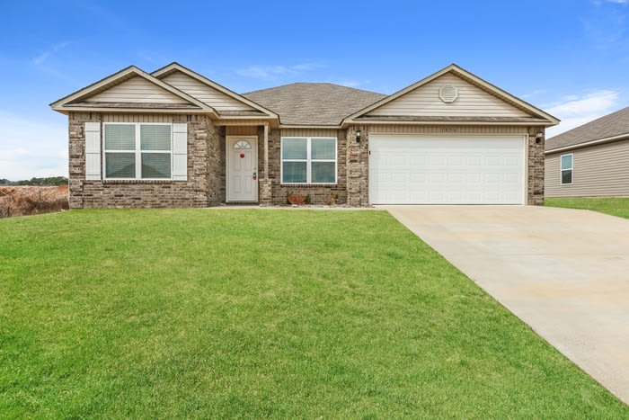 1056 Huntington Drive – photo 1