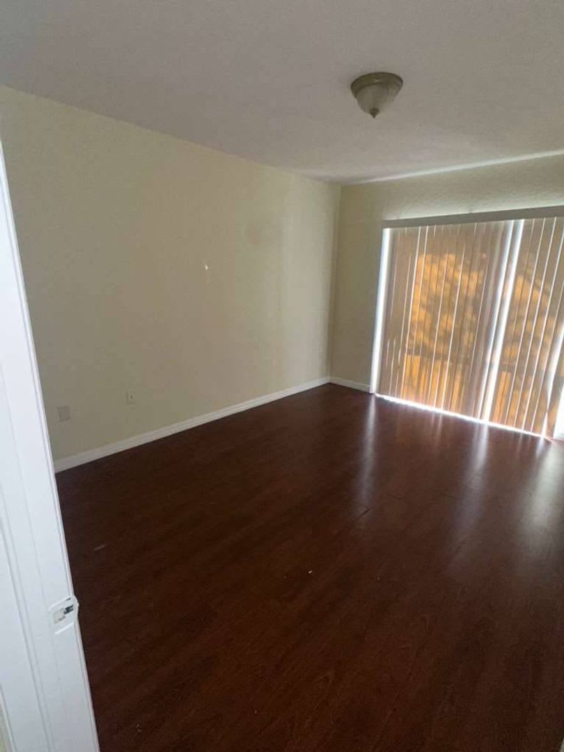Move-In Ready 3BR/2BA Townhome in Florida City – photo 4