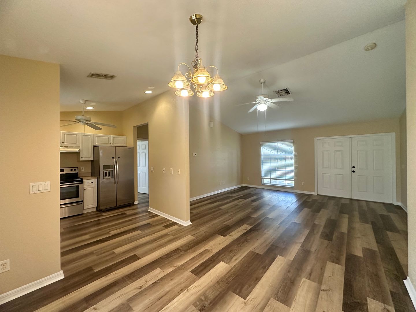 3 Bed 2 Bath with Screened Lanai ** ASK ME HOW TO GET $500 OFF RENT ** – photo 5