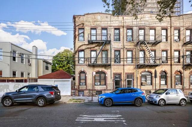 1715 East 8th Street – photo 3