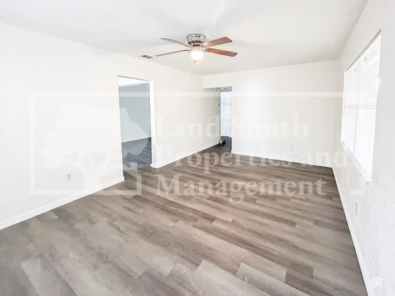 2152 Colonial Avenue – photo 2