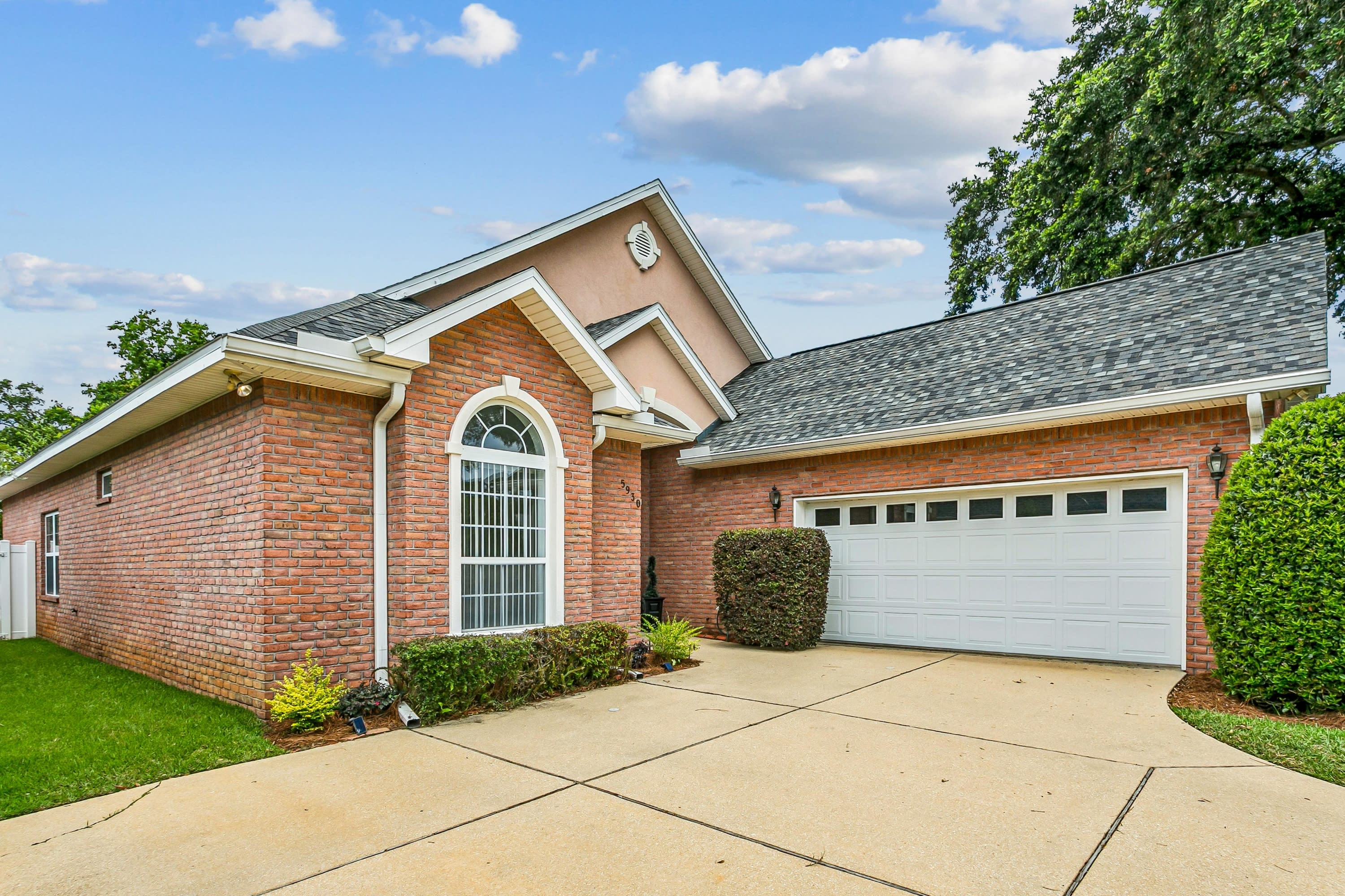 5930 Hermitage Drive – photo 3