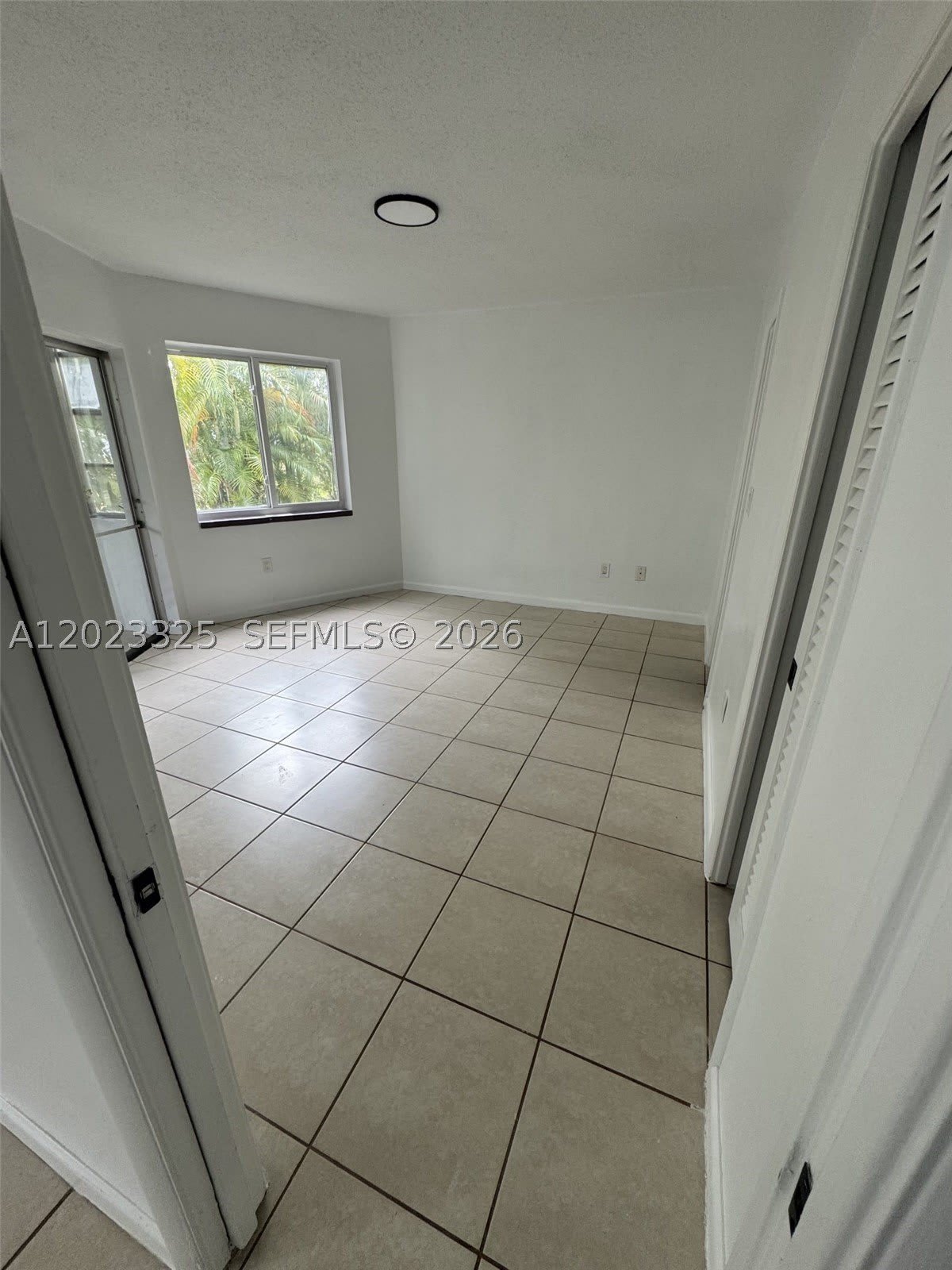 1643 NE Miami Gardens Dr – photo 5