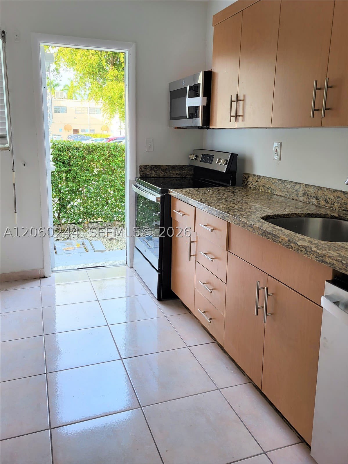 9455 Bay Harbor Ter – photo 4
