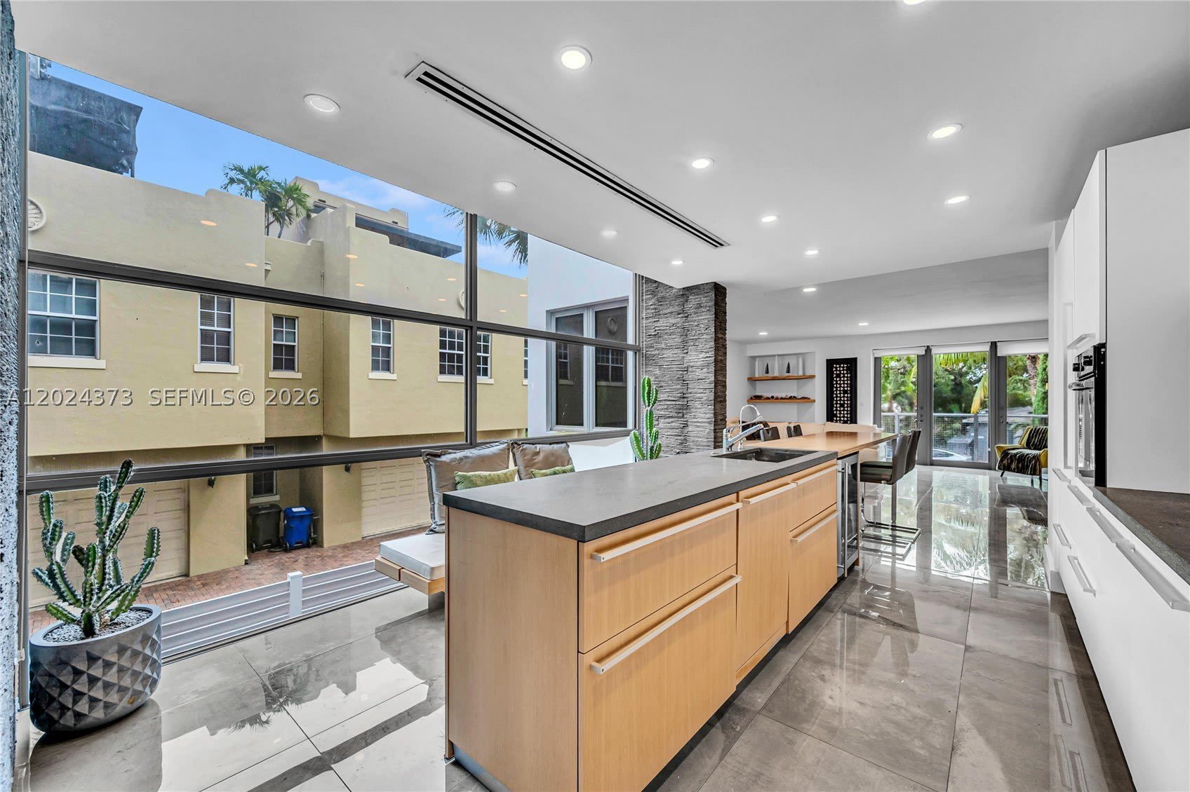 1511 NE 4th Pl – photo 4