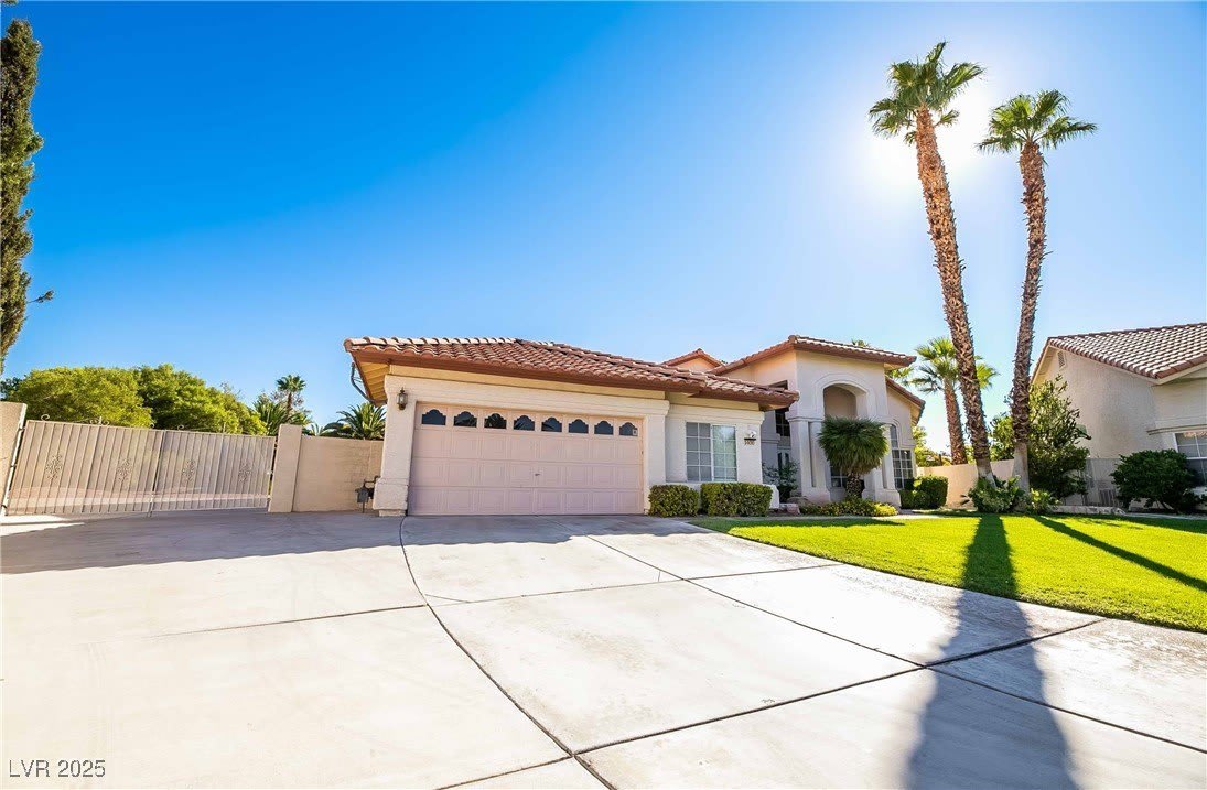 1400 Castle Crest Drive – photo 2