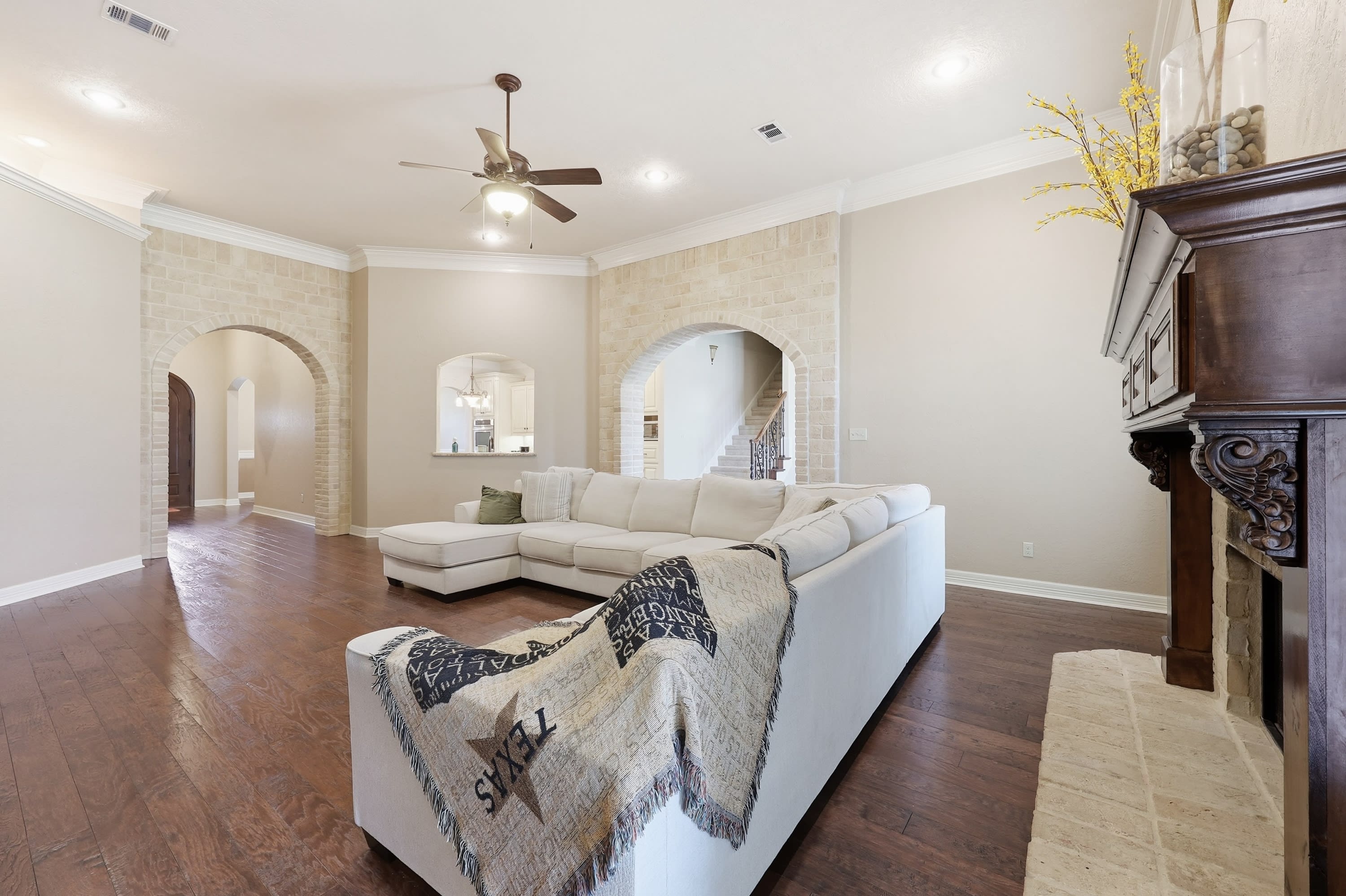 6470 Claybourn Drive – photo 4