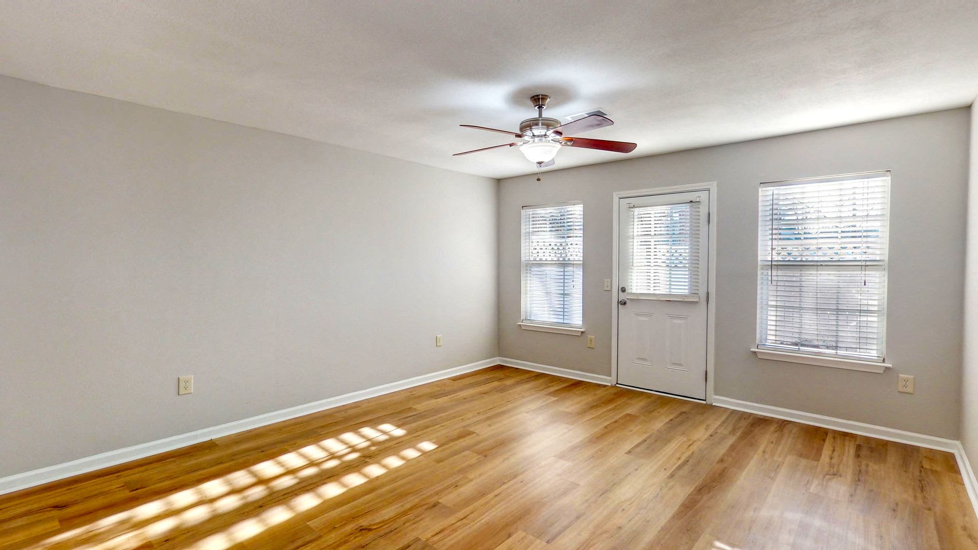 Townhome in Effingham – photo 3