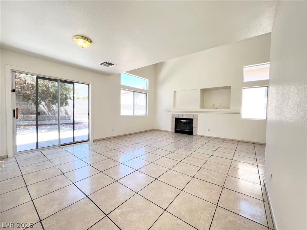 8284 W ROCHELLE Avenue – photo 2
