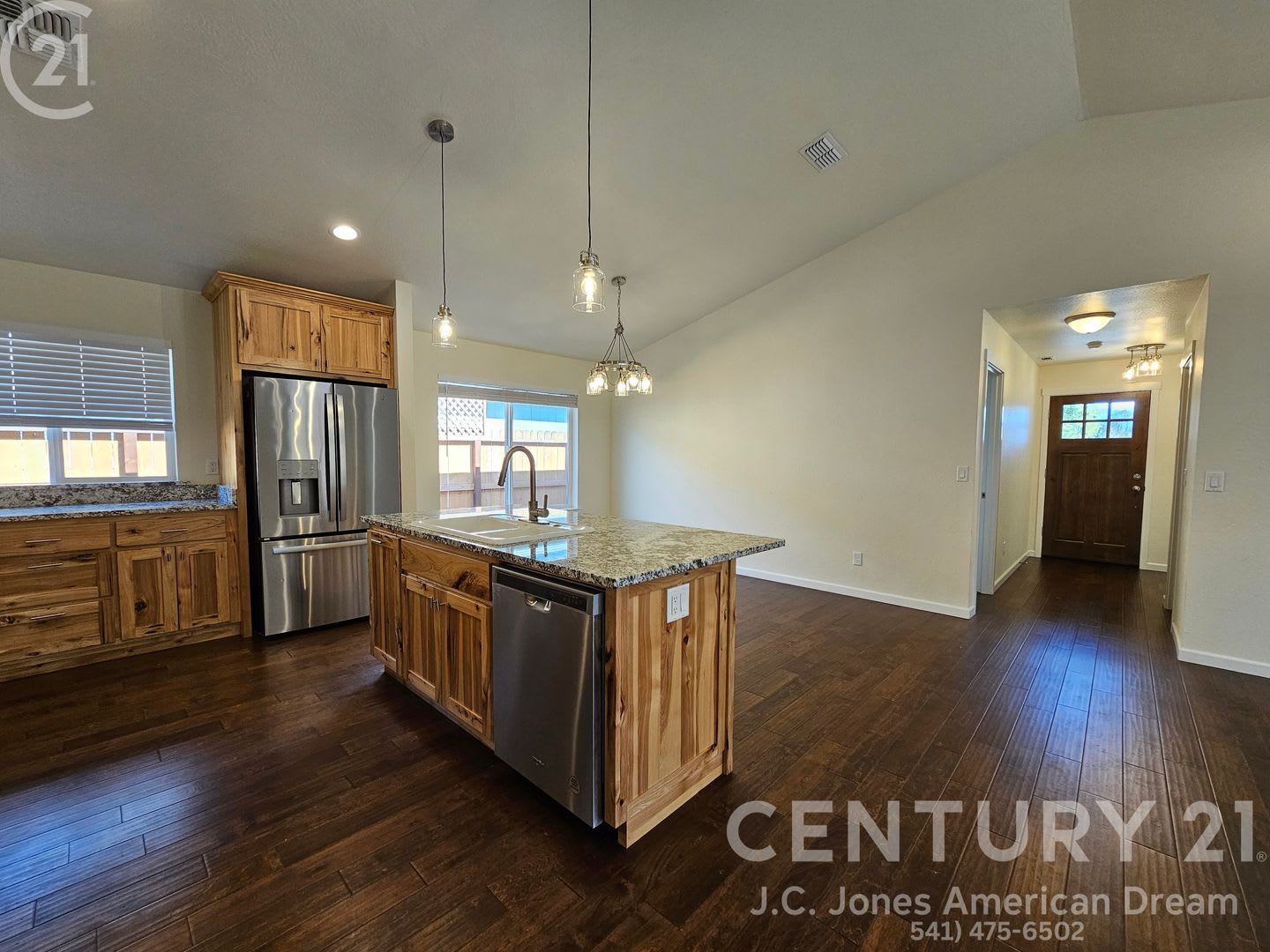 Close to Downtown Grants Pass – photo 2
