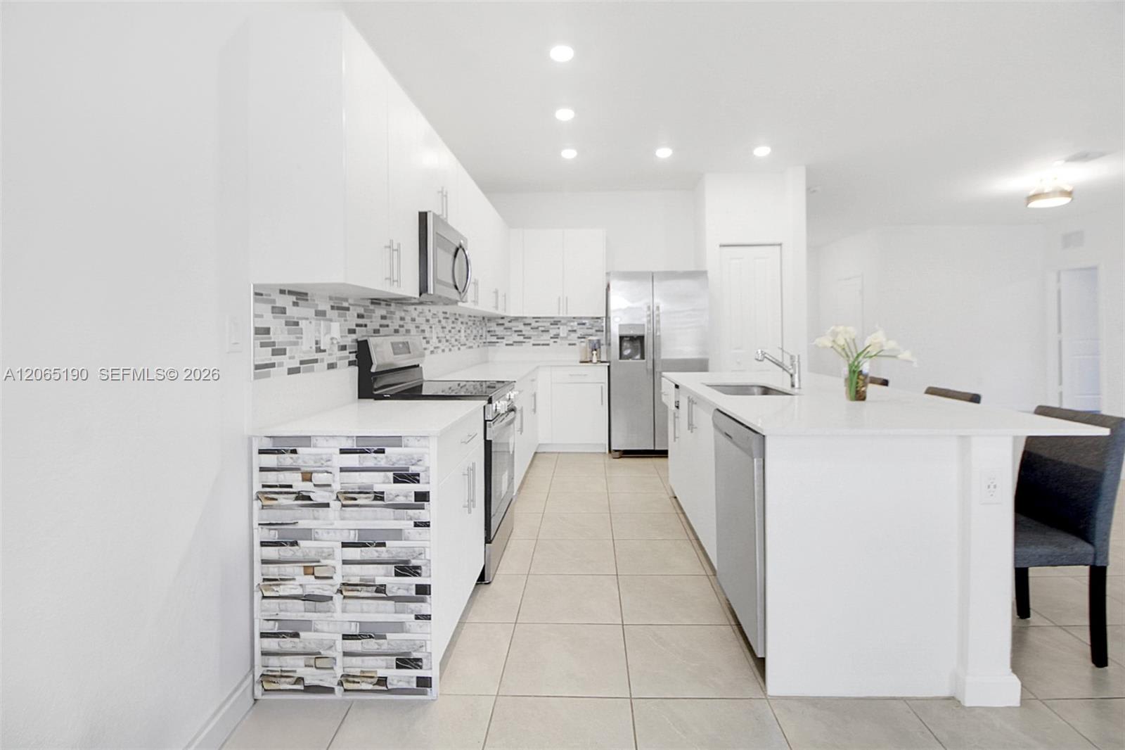 879 Southeast 26th Terrace – photo 4