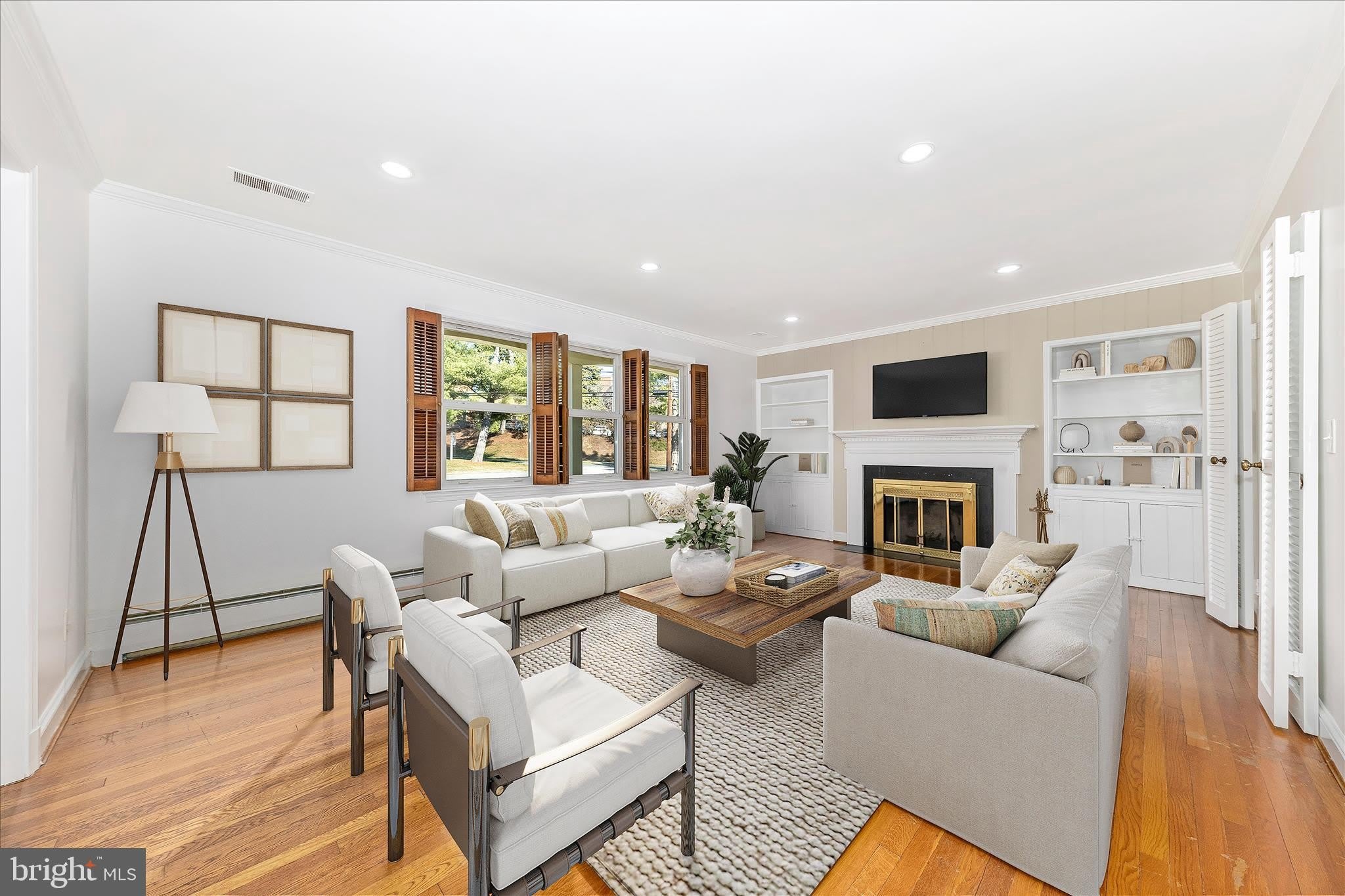 9504 VEIRS Drive – photo 3