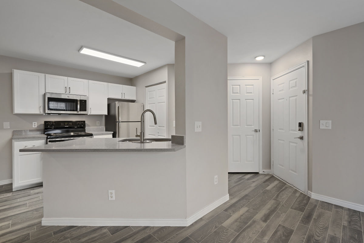 Southgate Apartments – photo 5