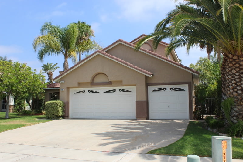 Coming Soon! Great Views 2 story 4/2.5 bath home in Corona Vista for lease! – photo 2