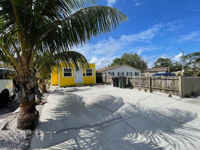 413 North E Street – photo 3