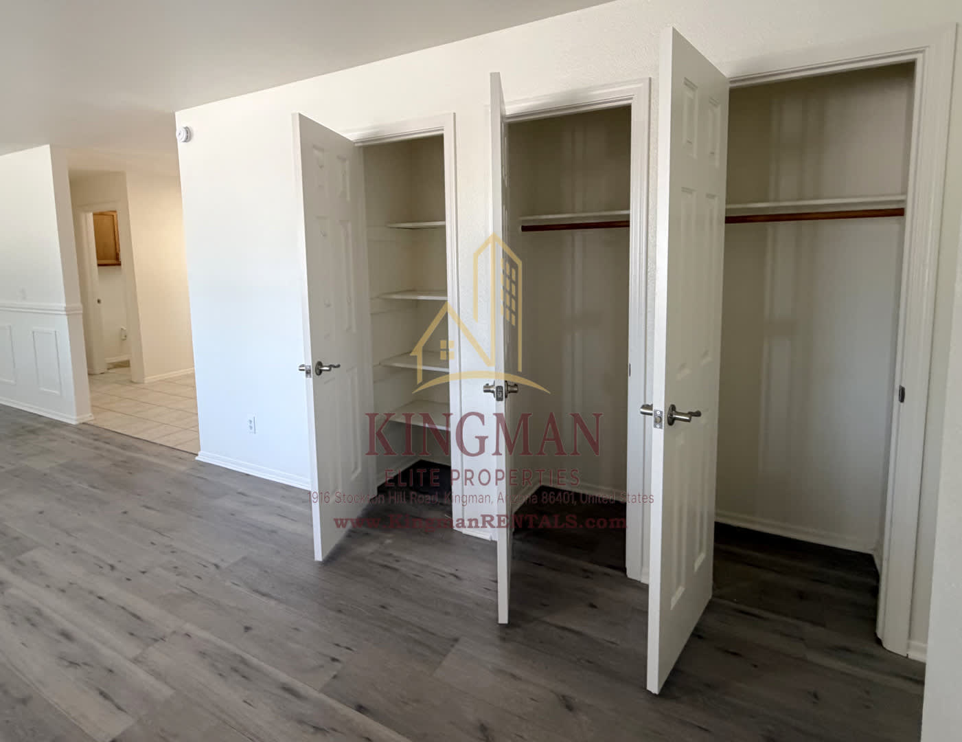 Golden Valley Beauty with RV Parking and Spacious Landscaped Lot – photo 3