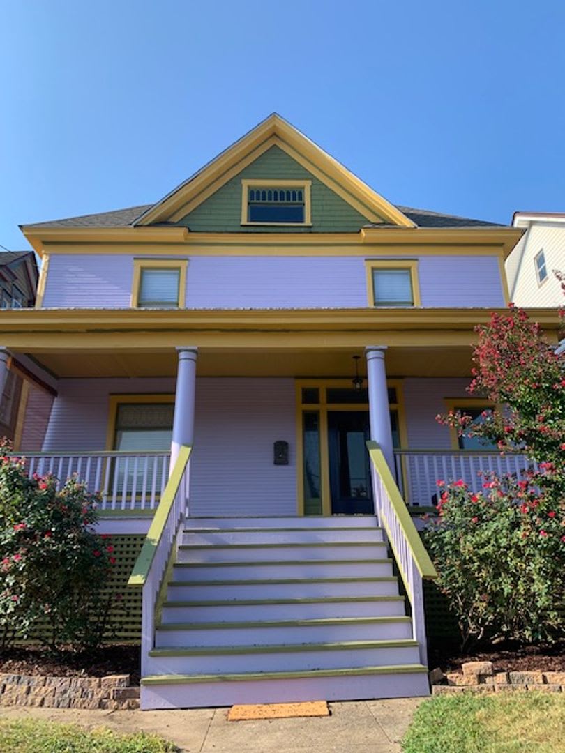 Spacious 3 Br Home In Old Sw Close To Ymca Downtown – photo 1