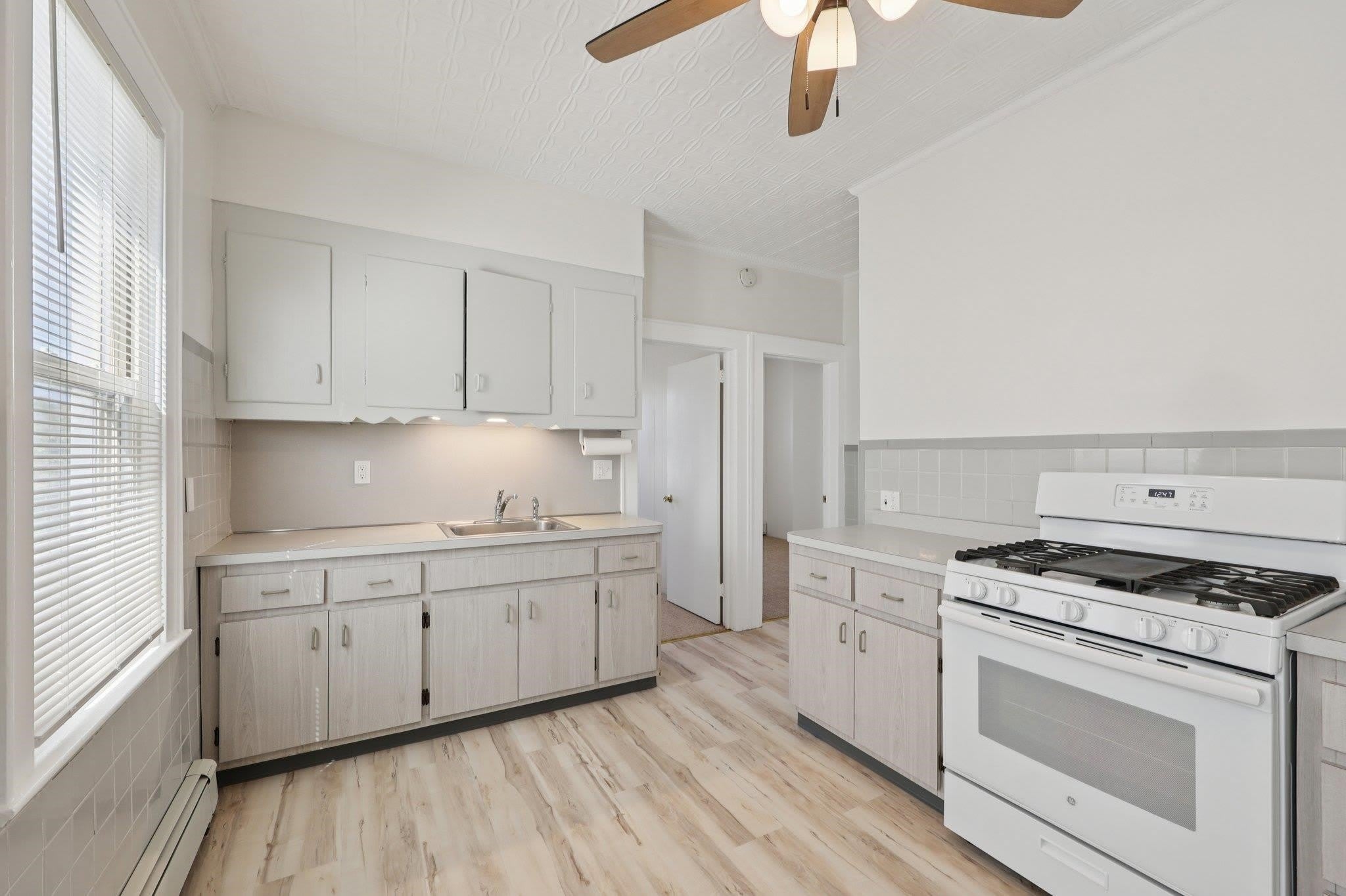 153 BANTA AVE – photo 5