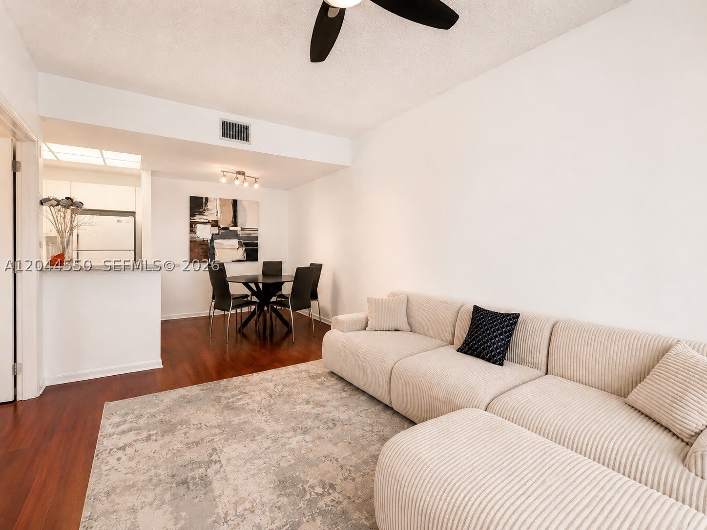 2027 SE 10th Ave – photo 4