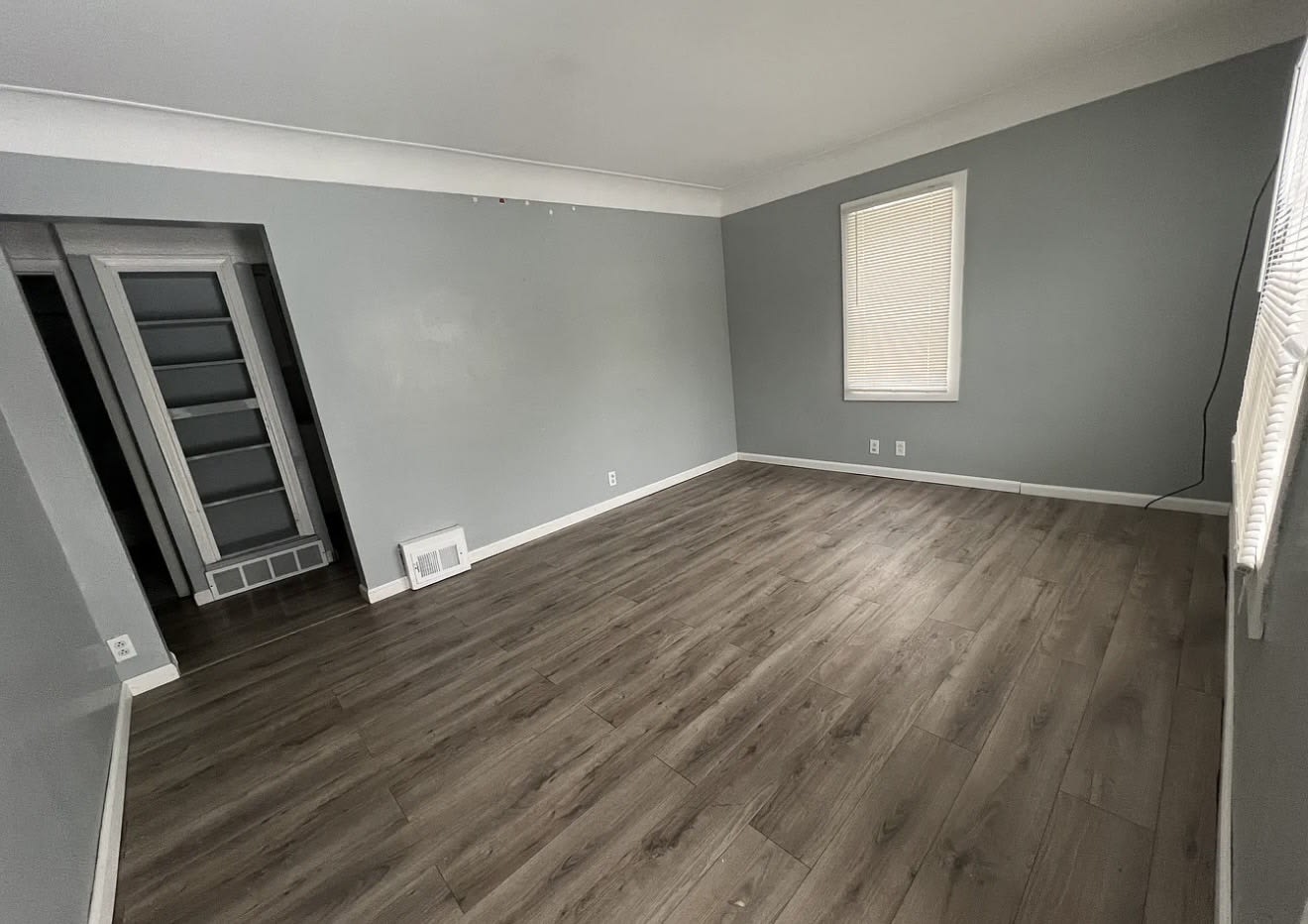 2210 Blades Avenue – photo 2